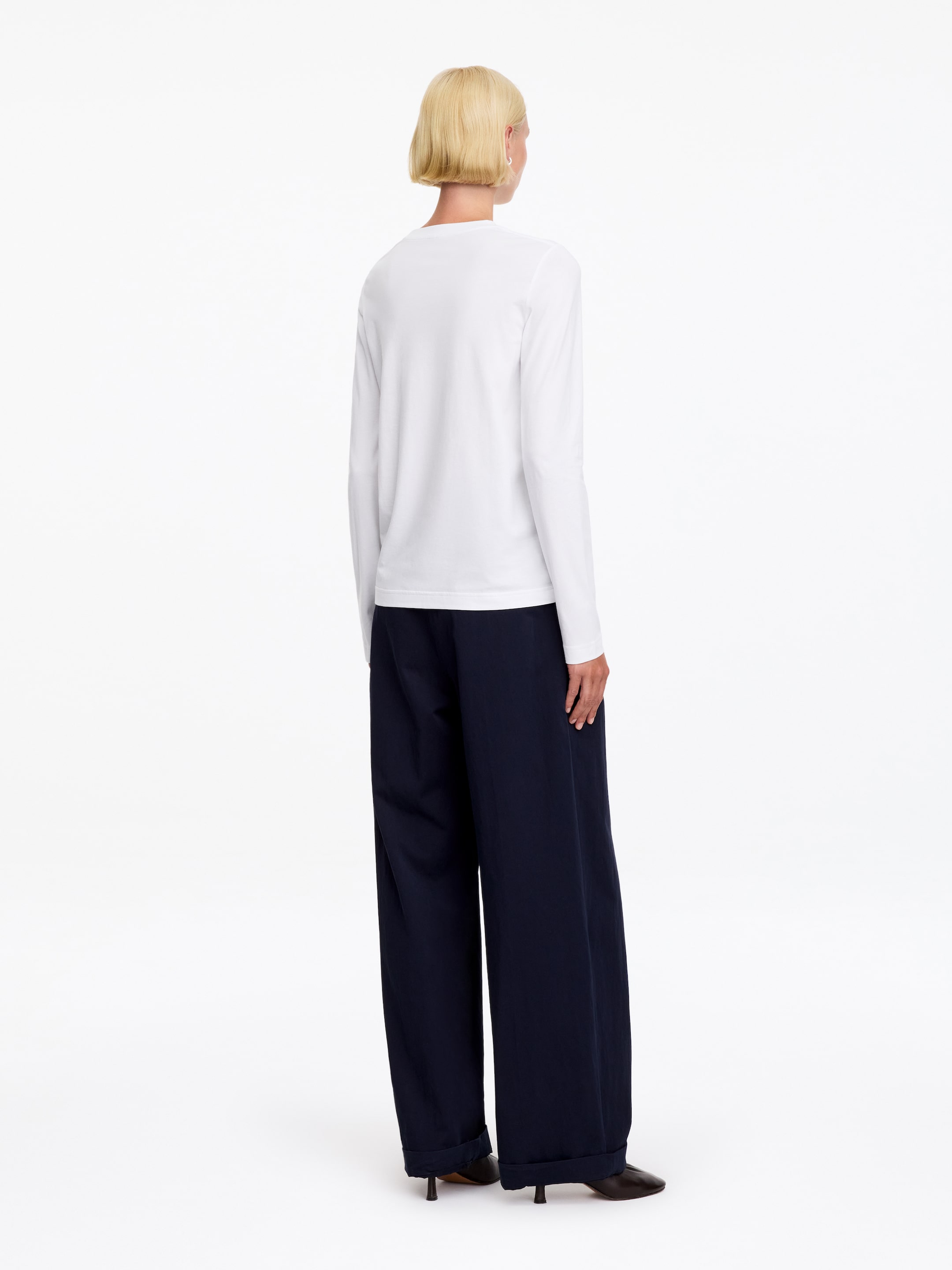 Signature Long-Sleeve T-Shirt - White - Regular fit - women - StillMedia/Lookbook - 26