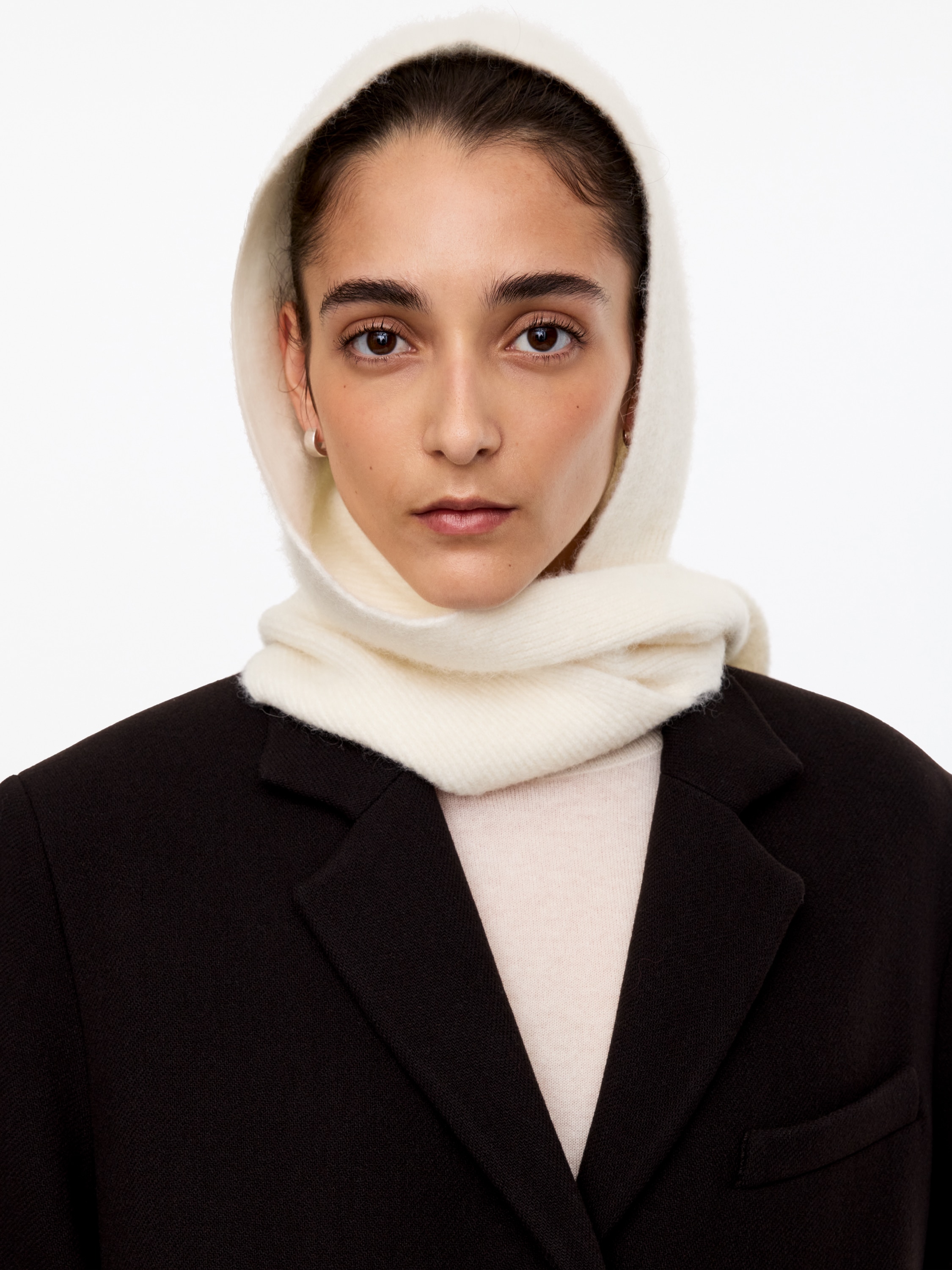 Kapuce ze směsi alpaky - Off-white/Hnědá