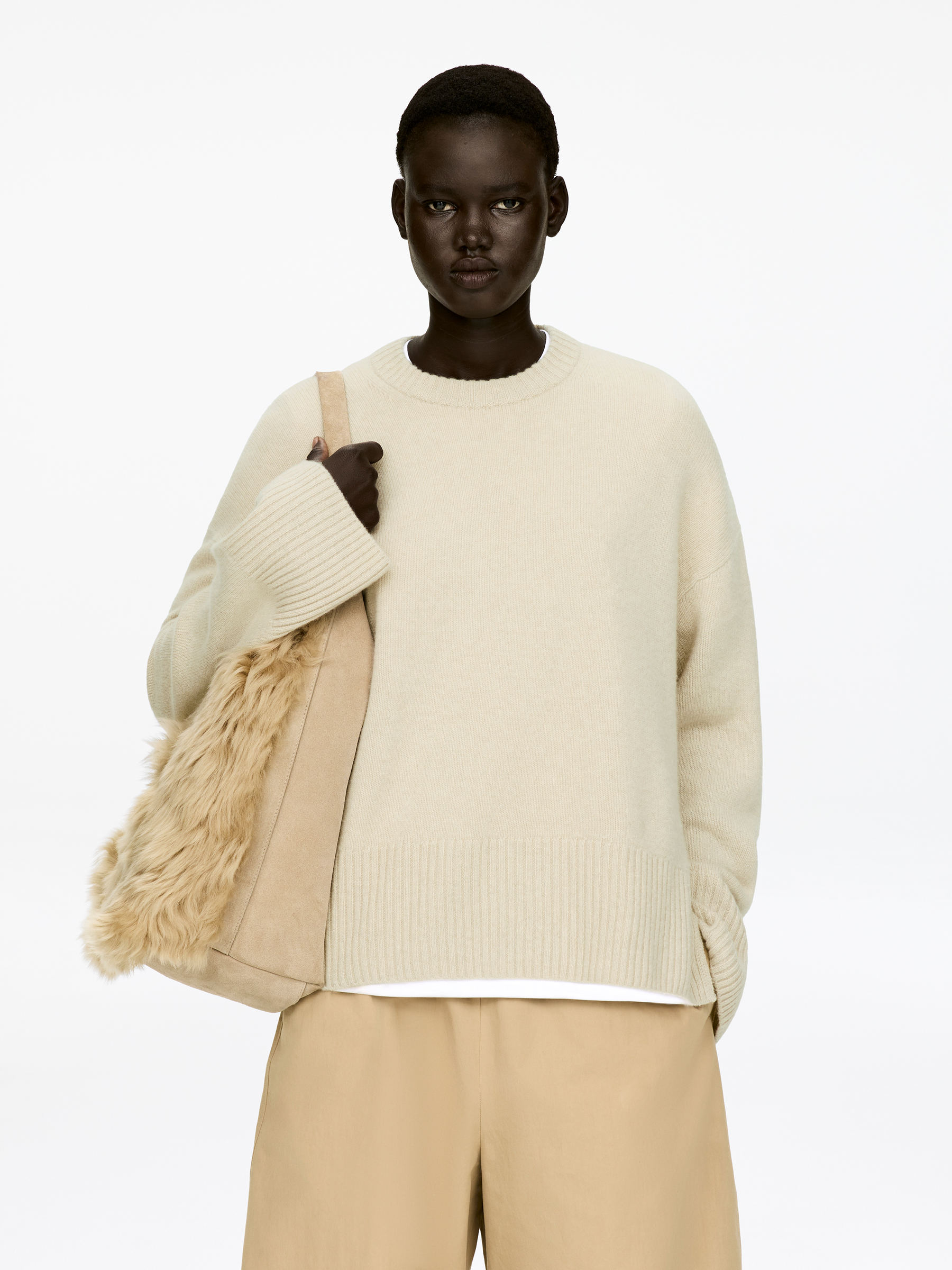 Lässiger Pullover aus Kaschmir und Wolle - Beige - Loose Fit - Damen - StillMedia/Lookbook - 8