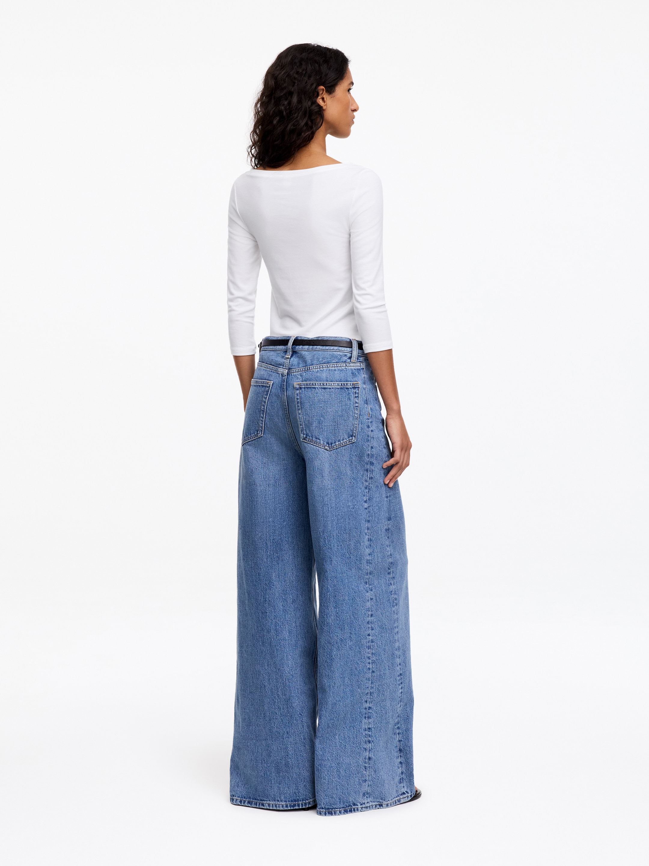 Top z dekoltem w łódkę - Biały - Wąski fason - women - StillMedia/Lookbook - 5