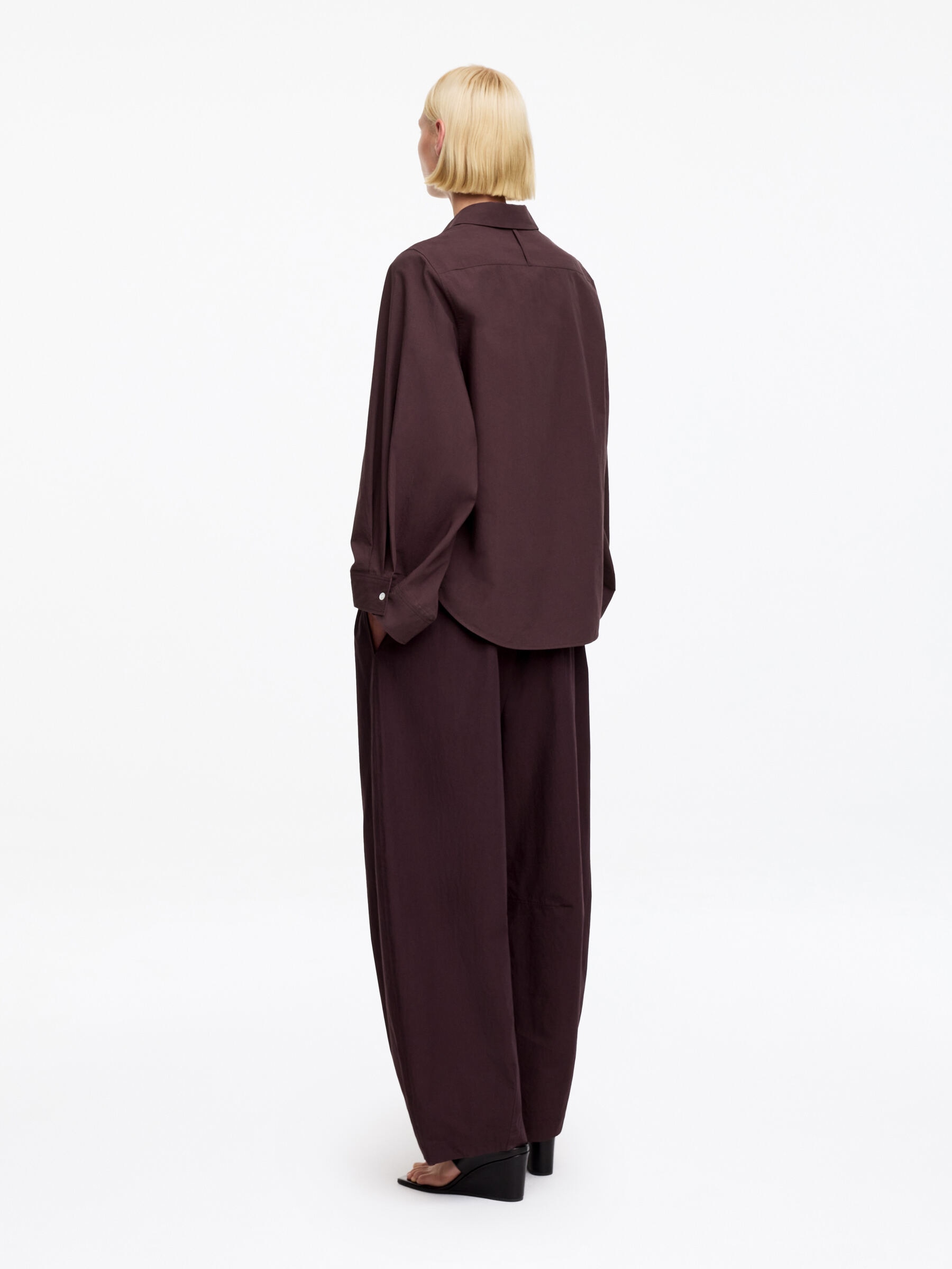 Volume-Sleeve Shirt - Dark Brown - Regular fit - Women - StillMedia/Lookbook - 6