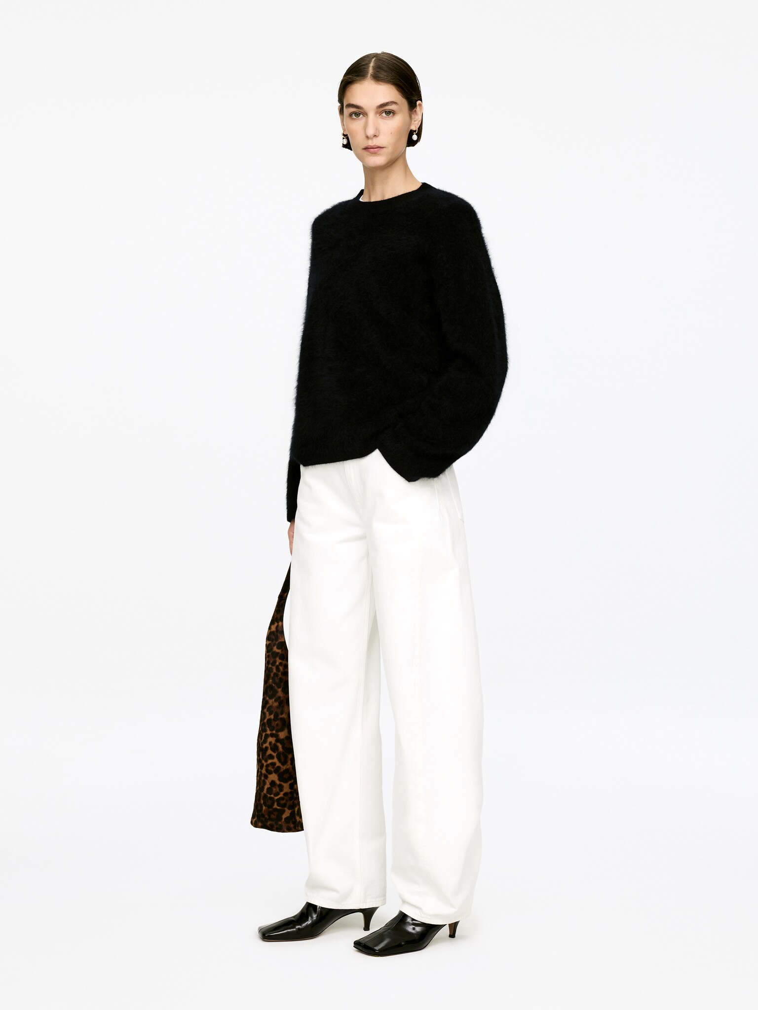 Pure Brushed-Cashmere Jumper​ - Black - 6
