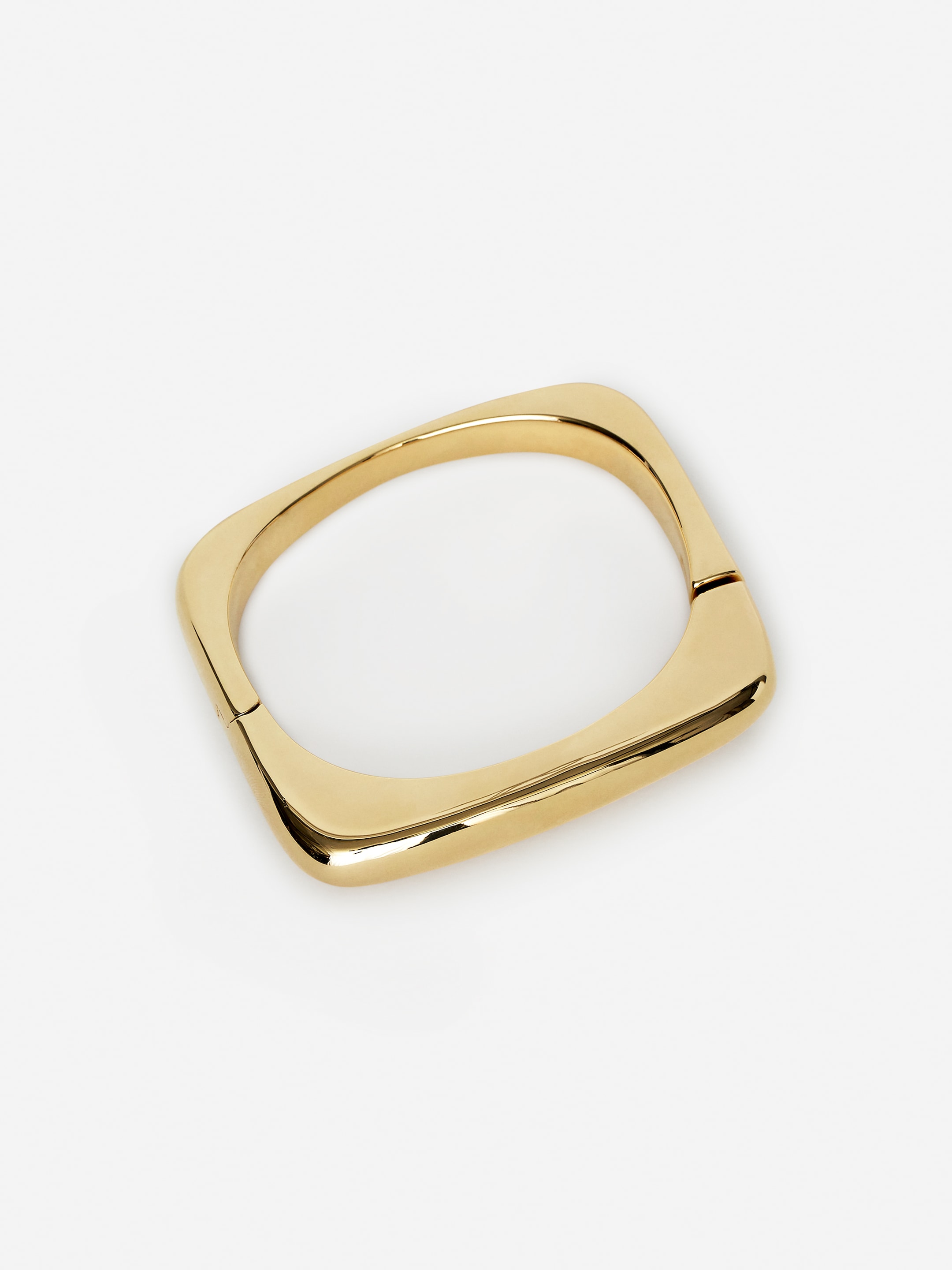 W Gold bangle