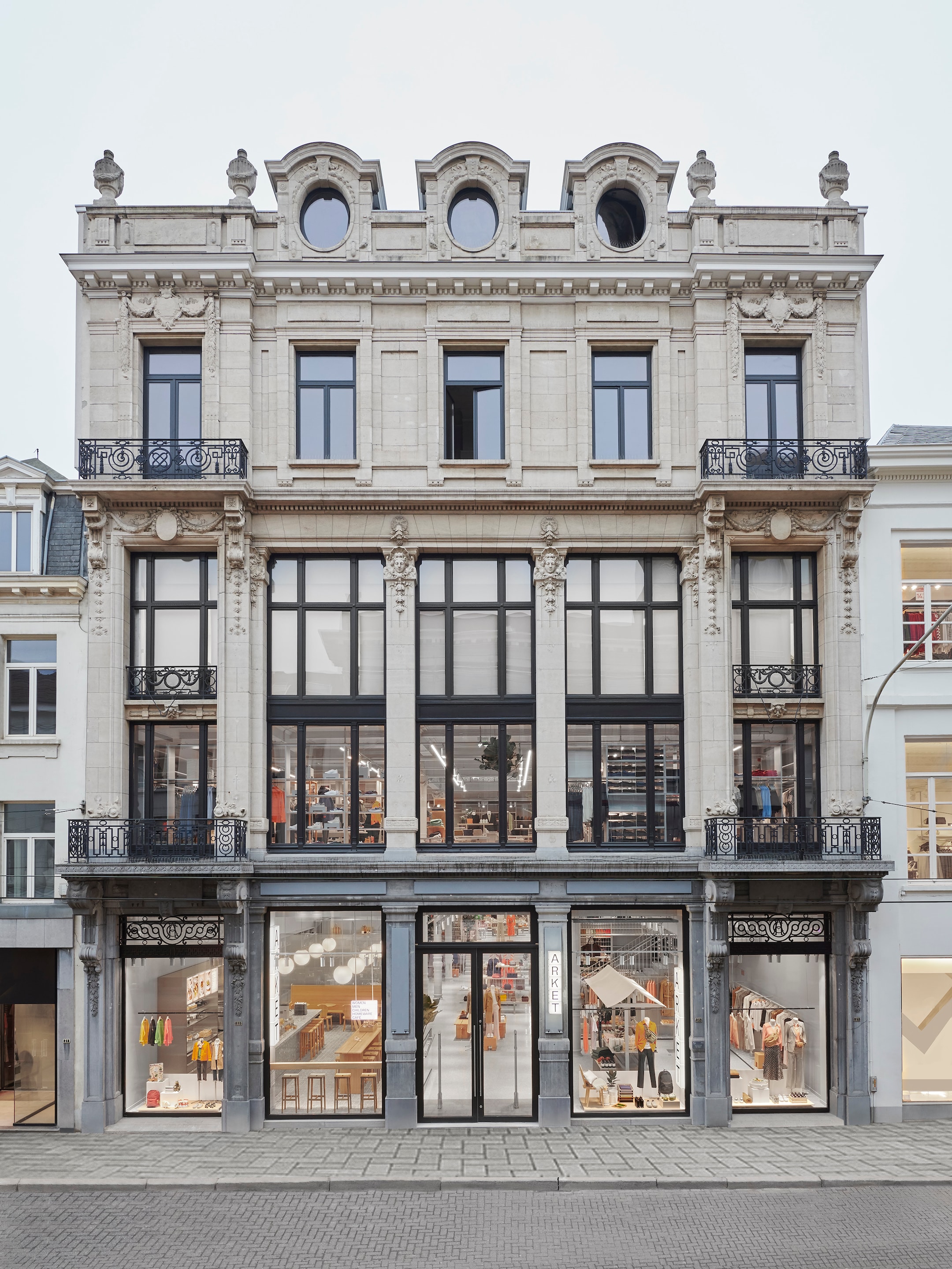 ARKET_Store_Antwerp_Facade