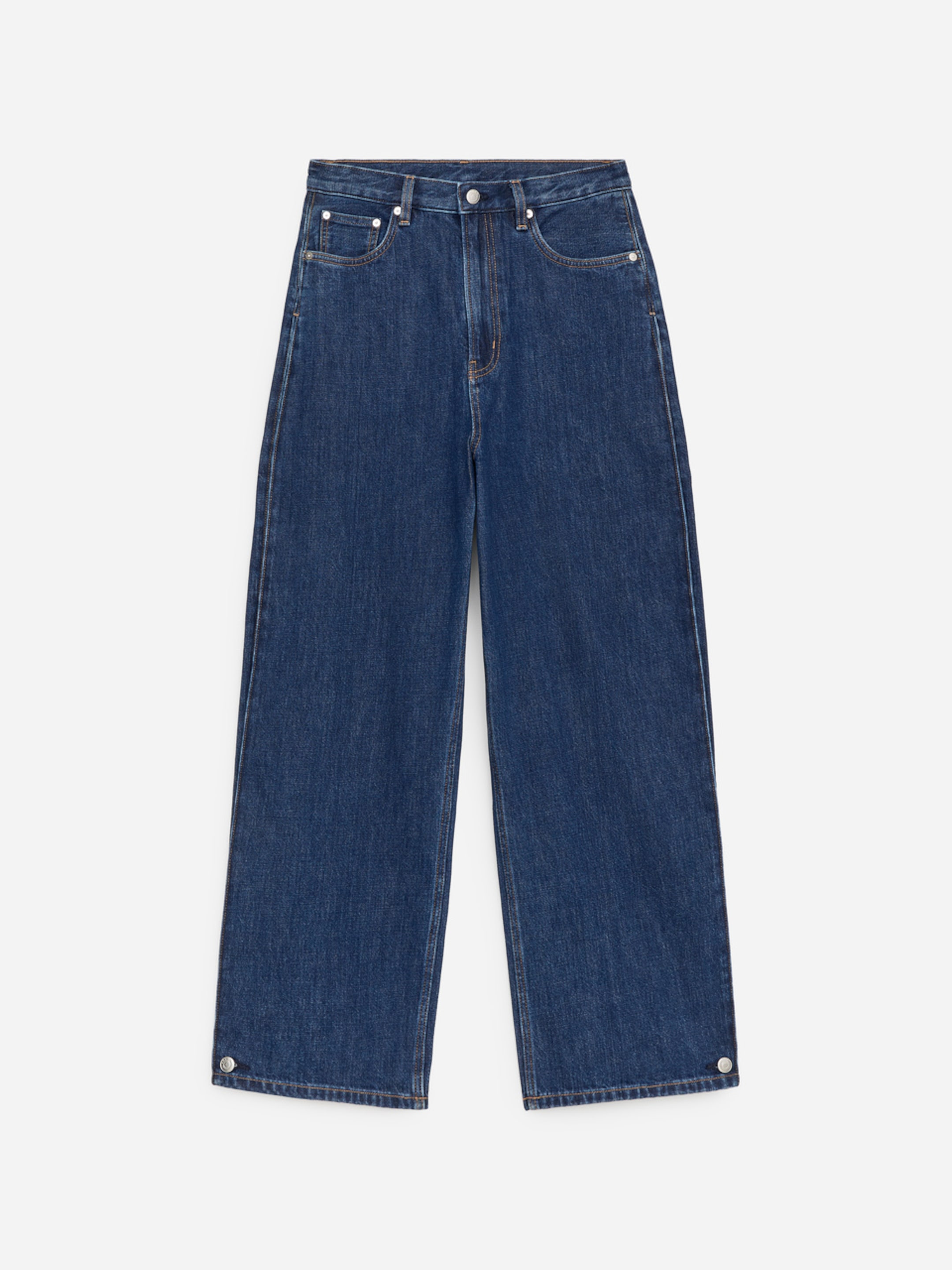 Blue denim jeans with a high waist design, featuring five pockets and wide, straight legs. Displayed on a white background.