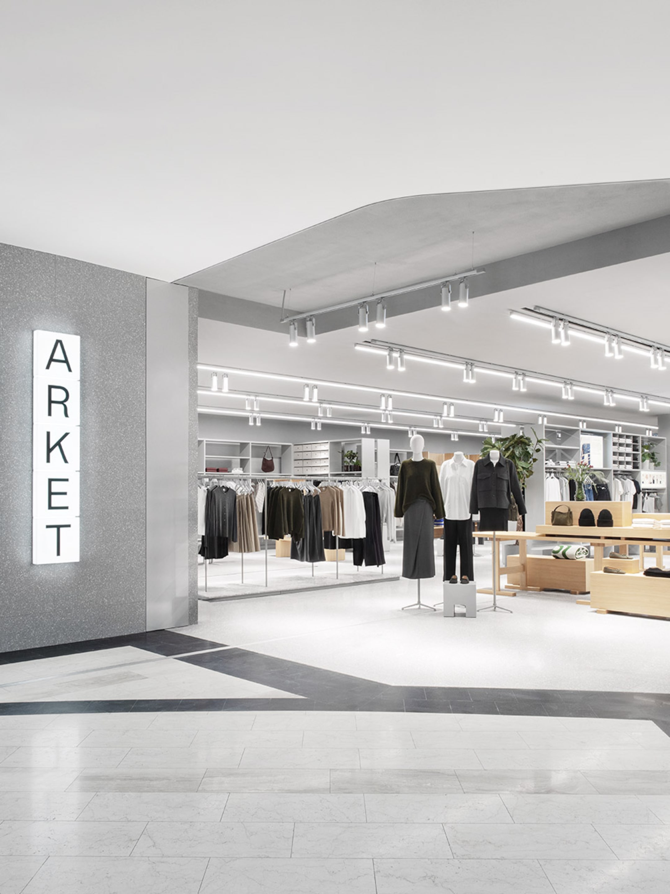 arket_warsaw_facade